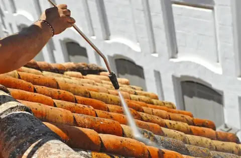 Nettoyage de toitures - Bezouce